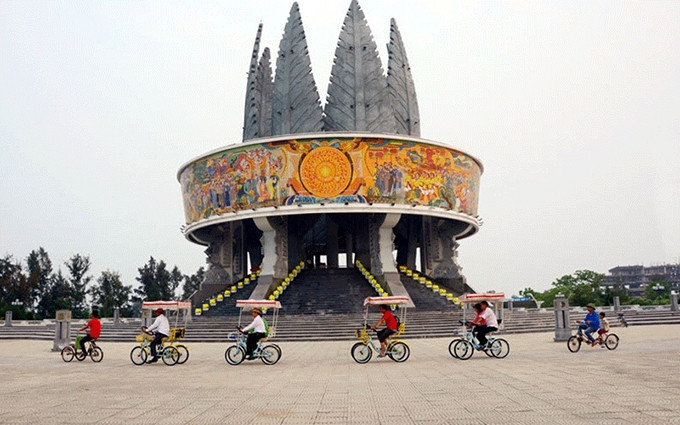 Fachada del complejo de divulgación de informaciones fronterizas de Sa Vi. (Fotografía: baoquangninh.com.vn)