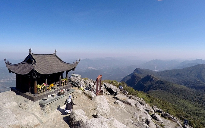 En el complejo de reliquias históricas y paisajes escénicos de Yen Tu. (Fotografía: baoquangninh.com.vn)