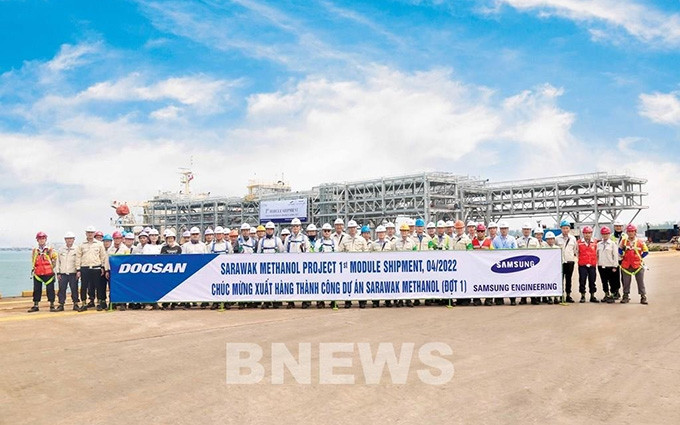 Entregan nueve módulos hechos en Vietnam a la refinería petroquímica Sarawak. (Fotografía: VNA)