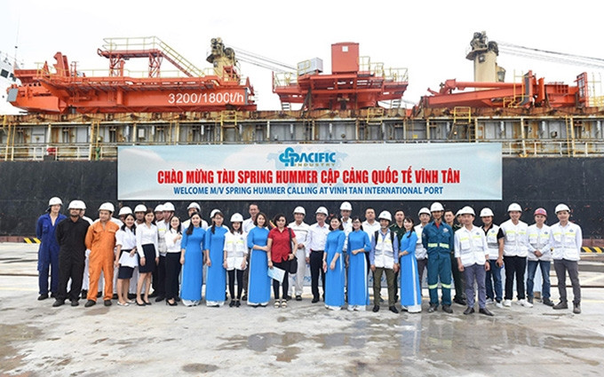La recepción del primer barco extranjero procedente de Belice, llamado Spring Hummer. (Fotografía: baodautu.vn)