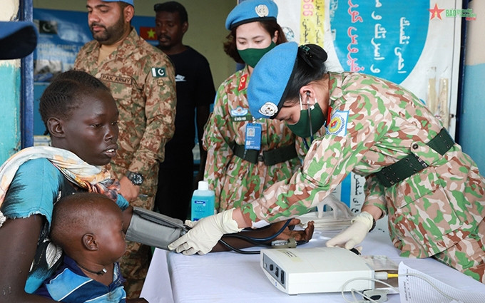 El primer equipo de ingenieros de Vietnam realiza sus actividades humanitarias en Abyei. (Fotografía: qdnd.vn)