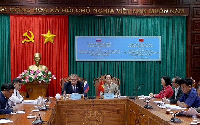 En la conferencia. (Fotografía: daklak.gov.vn)