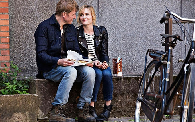 Una escena en la película 'Long Story Short’. 