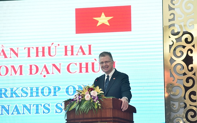 El embajador de Estados Unidos en Vietnam, Daniel J.Kritenbrink, en el evento. (Fotografía: dantri.com.vn/Toan Vu)