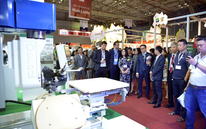 La 13a Exposición internacional sobre maquinaria y equipo para procesar la madera (VietnamWood 2019). (Fotografía: baotintuc.vn)