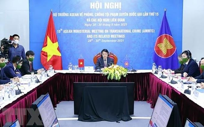 El teniente general Luong Tam Quang, viceministro de Seguridad Pública de Vietnam, interviene en la cita (Foto: VNA)