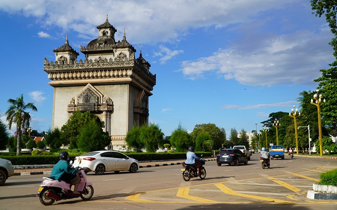 El Patuxai, una gran atracción turística en Laos. (Fotografía: VOV)