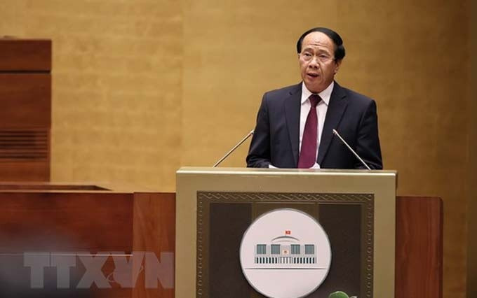 El vice primer ministro Le Van Thanh interviene en la sesión. (Fotografía: VNA)