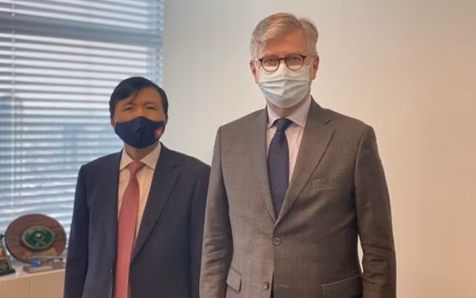  El subsecretario general de las Naciones Unidas (ONU) Jean Pierre Lacroix (D) y el embajador Dang Dinh Quy, jefe de la misión permanente de Vietnam ante la ONU (Fuente: Misión permanente de Vietnam ante las Naciones Unidas)
