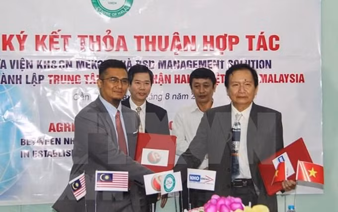 En la firma de la construcción del Centro de Halal Vietnam-Malasia en ciudad de Can Tho. (Fotografía: VNA)