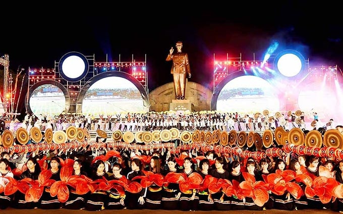 Premier vietnamita participa en el Festival de Cultura de Gongs 2018