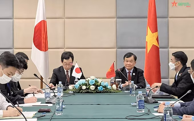 Escena de la reunión (Foto: qdnd.vn)