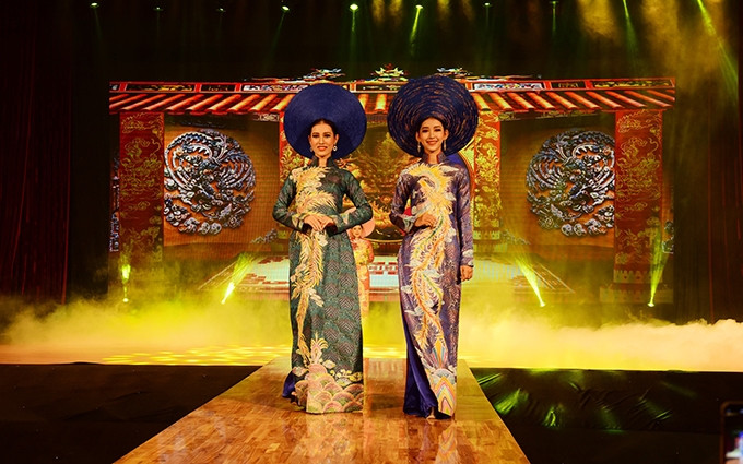 Ao Dai, la túnica tradicional de Vietnam.
