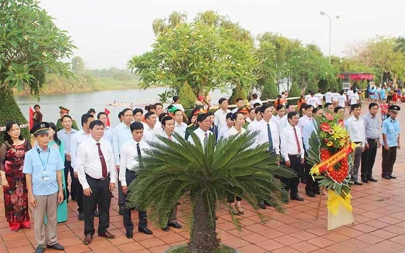 Quang Tri conmemora el 112 aniversario del natalicio de Le Duan
