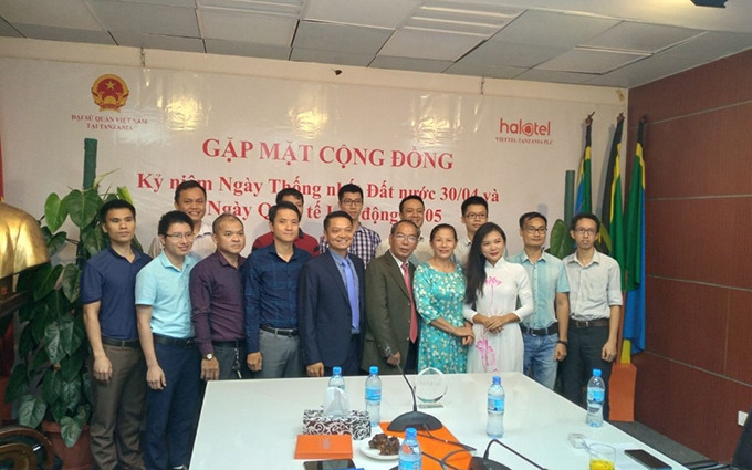 Celebran en Tanzania Día de la Reunificación de Vietnam.