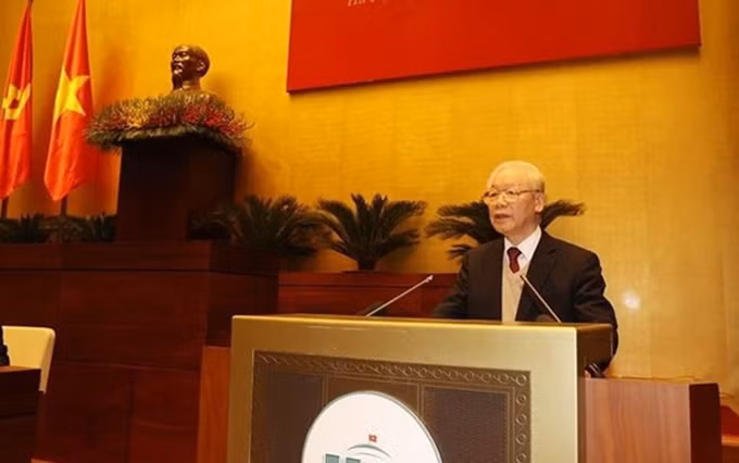 El secretario general del Partido Comunista de Vietnam, Nguyen Phu Trong, habla en el evento. (Fotografía: VNA)