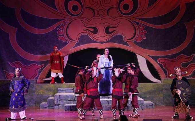 La presentación de “Goi do” (Llamado al barco) del Teatro de Cheo de la provincia de Bac Giang. 