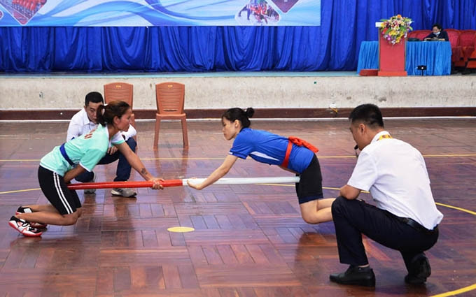 Las atletas compiten en el Campeonato Nacional de "Day gay" (Fotografía: Nhan Dan)