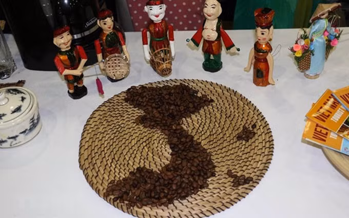 Productos vietnamitas presentados en la Feria.