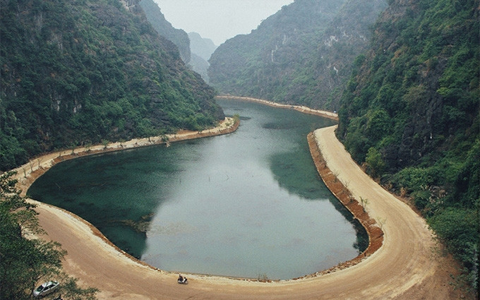 Descubren la belleza de la cueva de Am Tien en Ninh Binh 