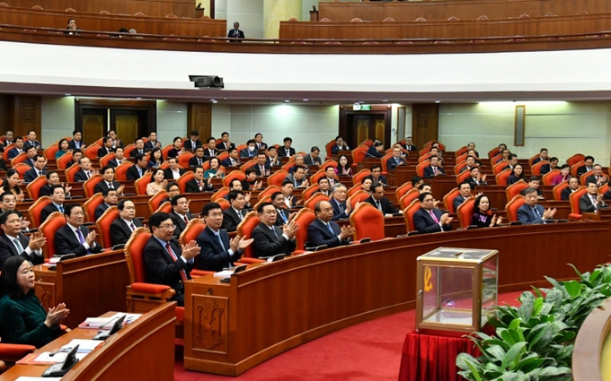 Asistentes al pleno. (Fotografía: Nhan Dan)