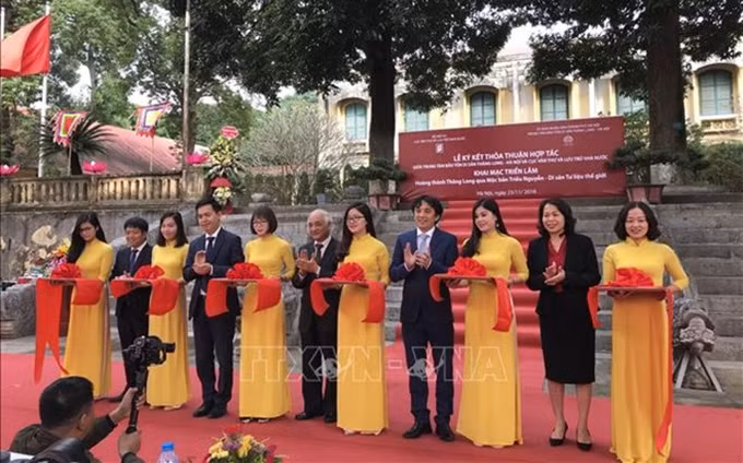 Inauguran la exposición (Fuente:VNA)