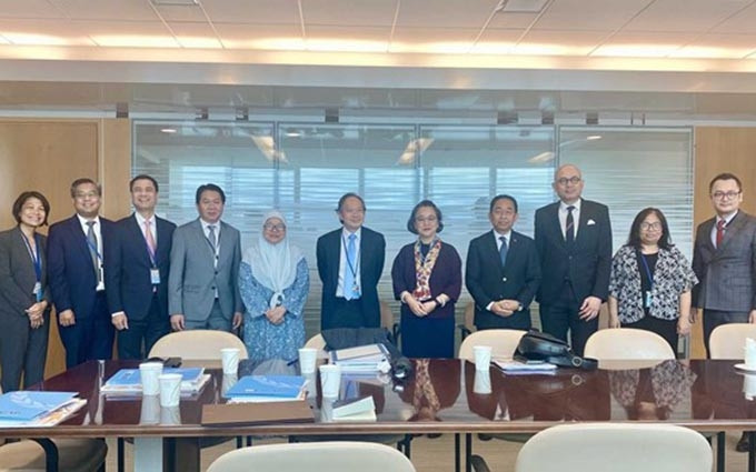 Embajadores y jefes de delegaciones de los países miembros de la Asean. (Fotografía: baoquocte.vn)