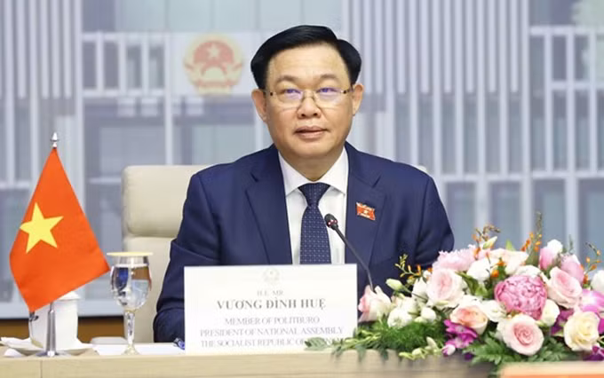 El presidente de la Asamblea Nacional de Vietnam, Vuong Dinh Hue.