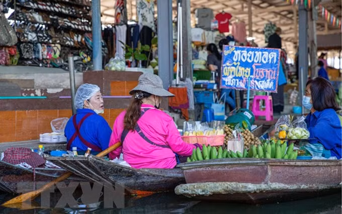 Un mercado flotante en Tailandia (Fotografía: Xinhua/VNA)