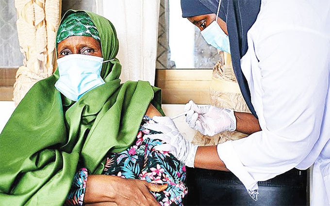 Solo el ocho por ciento de los adultos en los países de bajos ingresos están vacunados contra el Covid-19. (Foto: UN NEWS)