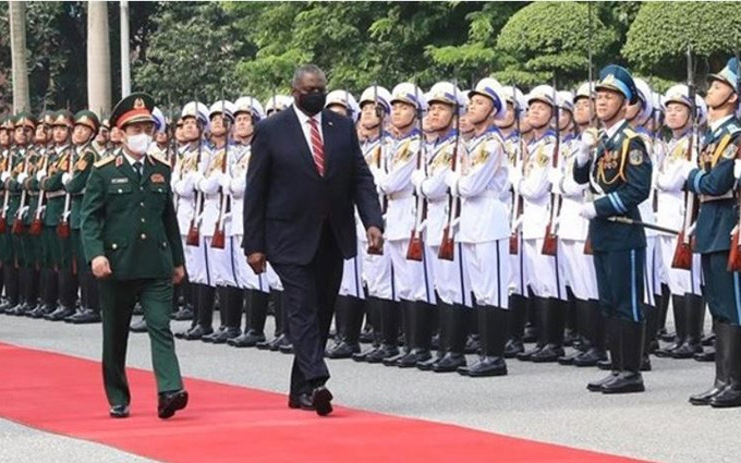 Ceremonia de da la bienvenida al secretario de Defensa de Estados Unidos, Lloyd Austin. (Fotografía: VNA)