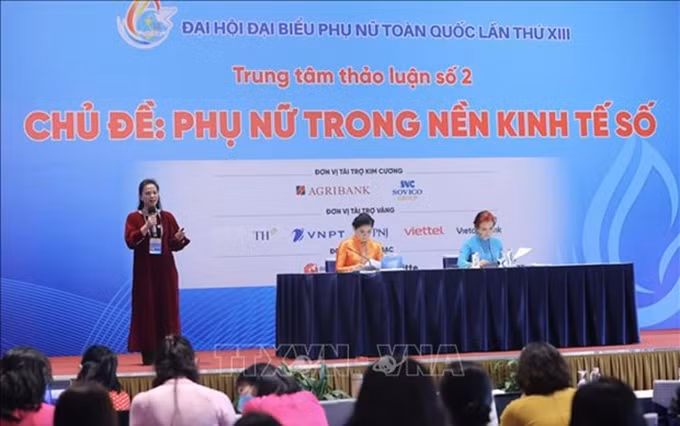 En el simposio. (Fotografía: VNA)