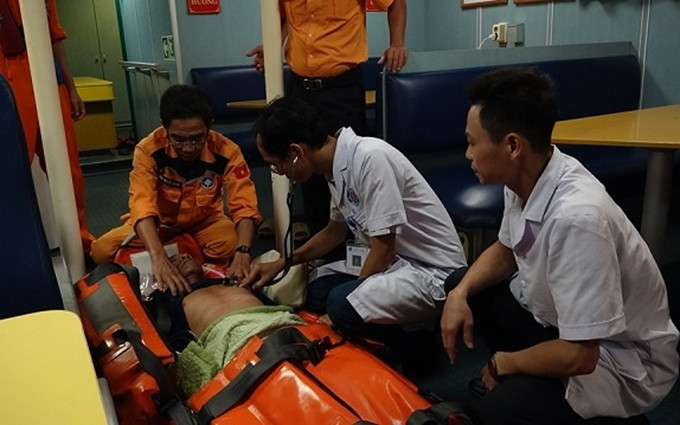 Realizan un rescate en las aguas del archipiélago de Hoang Sa (Paracels) 