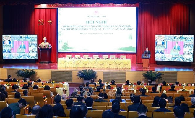 Durante la conferencia de balance del sector diplomático. (Foto: VNA)