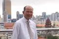 Uch Leang, maestro y director interino del Departamento de Estudios de Asia, África y Oriente Medio del Instituto de Relaciones Internacionales de la Real Academia de Camboya, y presidente de la Asociación de Exalumnos Camboyanos Graduados en Vietnam. (Foto: Huy Vu)