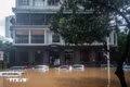 Inundaciones tras fuertes lluvias en Yakarta, Indonesia. (Foto: Xinhua/VNA)