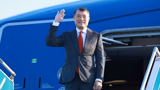 [Foto] Premier vietnamita parte de Hanói para asistir a la 18ª Cumbre de los BRICS