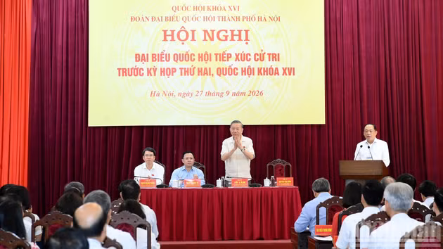 [Foto] Máximo dirigente de Vietnam se reúne con votantes en Hanói
