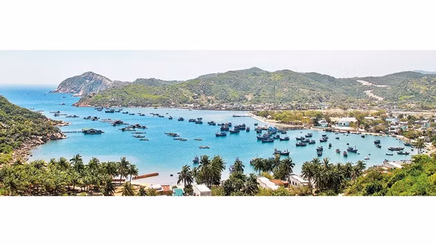 Vinh Hy es considerada una de las cuatro bahías más bellas de Vietnam.
