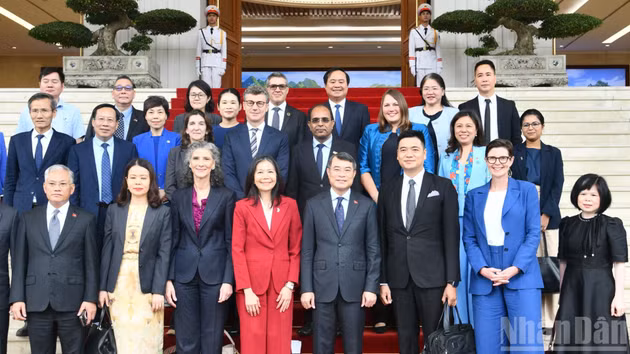 [Foto] Primer ministro vietnamita recibe a representantes de organizaciones de la ONU en Vietnam