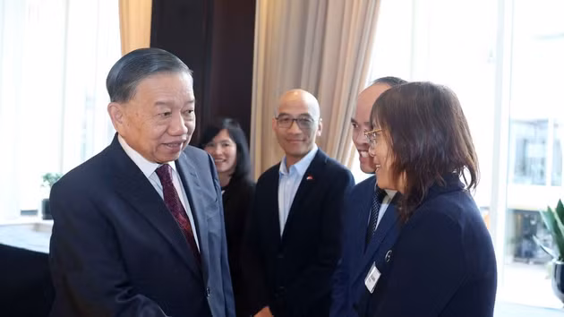 [Fotos] Máximo dirigente vietnamita se reúne con expertos e intelectuales coterráneos en Bélgica y Luxemburgo
