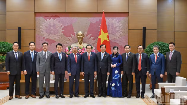 [Foto] Líder legislativo vietnamita recibe delegación de la Asociación de Amistad Corea del Sur-Vietnam