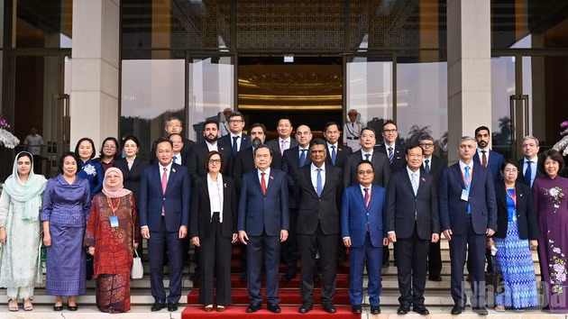 [Foto] Dirigente legislativo de Vietnam se reúne con líder de organizaciones internacionales de auditoría 