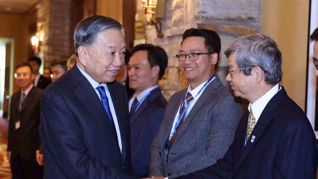 [Foto] Mandatario vietnamita sostiene encuentro con intelectuales coterráneos en Canadá