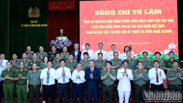 [Foto] Mandatario vietnamita visita Academia de Ingeniería y Tecnología de Seguridad