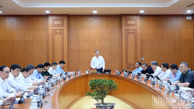[Foto] Mandatario vietnamita conduce reunión sobre modificación de los Estatutos del Partido
