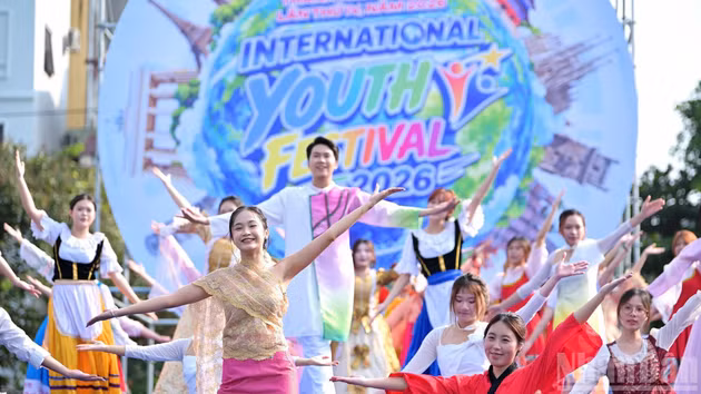 Vibrante integración cultural en el cuarto Festival Internacional de la Juventud.