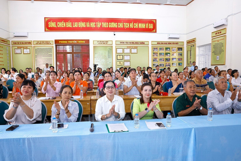 Los electores de la comuna de An Nhon Tay en el encuentro. (Foto: VNA)