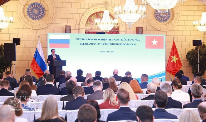 El primer ministro Pham Minh Chinh habla en el Foro Empresarial Vietnam-Rusia en Moscú el 24 de marzo (Foto: VNA)