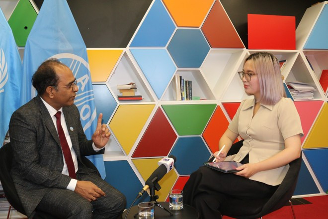 Vinod Ahuja, representante de la Organización de las Naciones Unidas para la Alimentación y la Agricultura (FAO) en Vietnam responde a la Agencia Vietnamita de Noticas. (Foto: VNA)